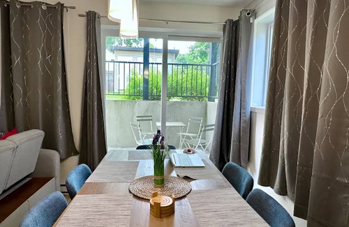 Laval-des-Rapides Apartment | Free Parking Condo 3BR 4beds AC WiFi