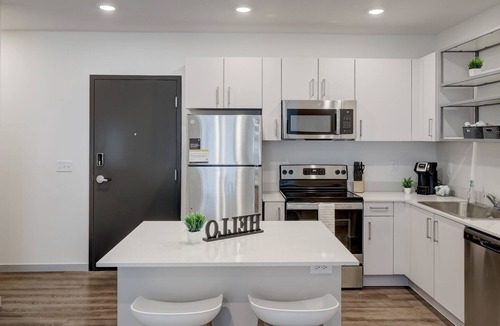 Downtown Lincoln Apartment | Frontdesk | 1 BR Apt by Museum of American Speed