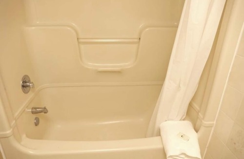 Niagara Falls Hotel | Fullerton Manor Inn