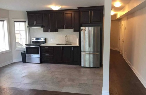 Village at York University House | Fully Furnished Bright and Luxurious Bedroom in North York - 2