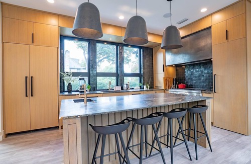 Westfield House | Furnished Modern Luxury Retreat