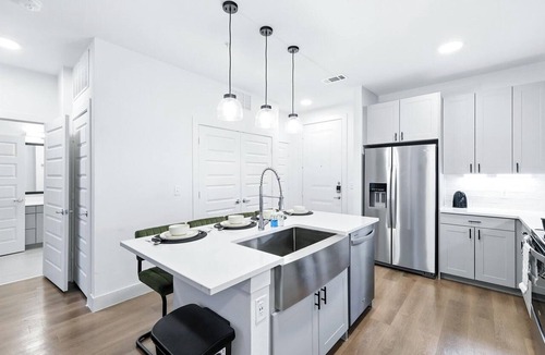 Fort Worth Condo | G36 Beautiful 2Bed-2Bath Condo by Traveller's Comfort in Downtown Fort Worth