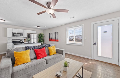 Lawrence Apartment | Game Day Ready 2BR w/Workspace + Wi-Fi + Parking