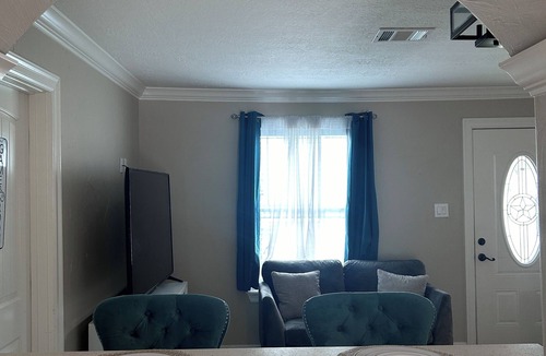 Beaumont House | Game room ! HUGE backyard , located in downtown Beaumont !