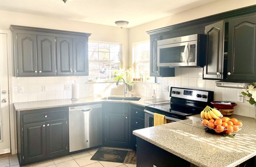 New Century House | Gardner 5 bedroom 3 bath home. Family friendly and long stay
