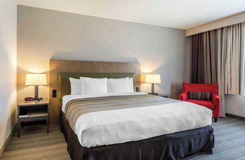 Westchase Hotel | Garner Hotel Houston Westheimer by IHG