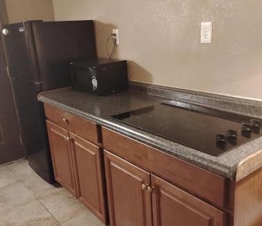 Baton Rouge Apartment | Gated 2 Double Beds Studio with Full Kitchen 138-1