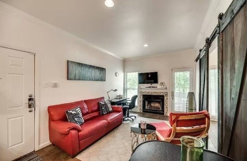Irving Apartment | Gated Irving 1BR Work Suite - DFW 10Min · Pool+W/D - I50