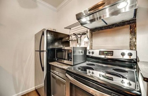 Irving Apartment | Gated Irving 1BR Work Suite - DFW 10Min · Pool+W/D - I50