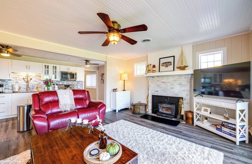 Wilson House | Gateway to Niagara Falls! Home Above Lake Ontario