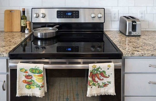 Euless House | Gather on Oak - close to AT&T stdm, 4b2b, game room, 6 flags, sleeps 14