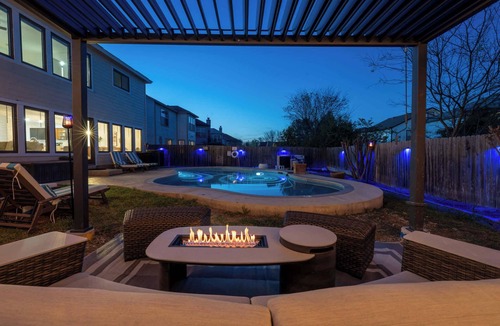 Georgetown House | Georgian 5BR Retreat Heat/Chilled Pool + Hot Tub