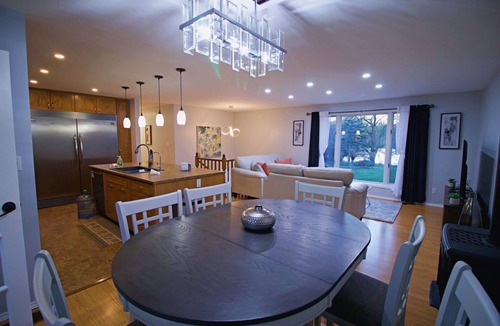 Quinte West House | Getaway from the hustle and bustle from the city to relaxing serenity.