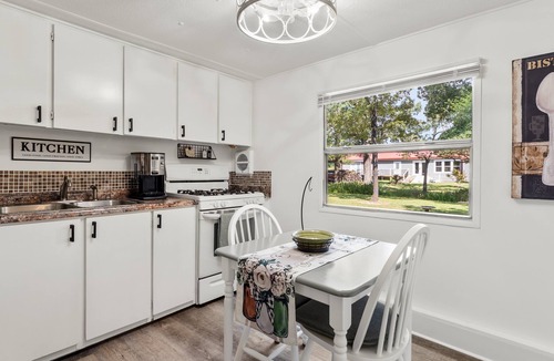 Athens House | GG’s Peaceful Place! Clean, newly remodeled modern farmhouse getaway in Athens .
