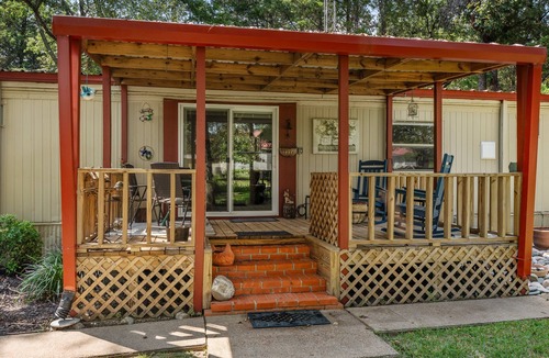 Athens House | GG’s Peaceful Place! Clean, newly remodeled modern farmhouse getaway in Athens .