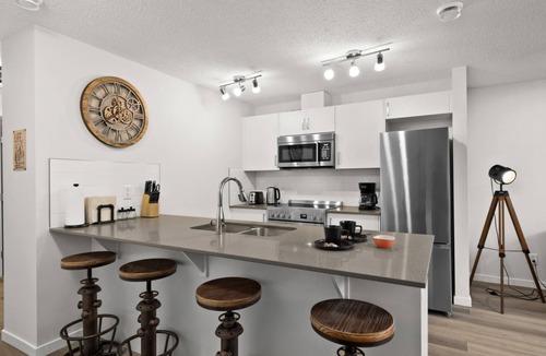 Cranston Apartment | GLOBALSTAY. New Apartments in Cranbrook Free street parking