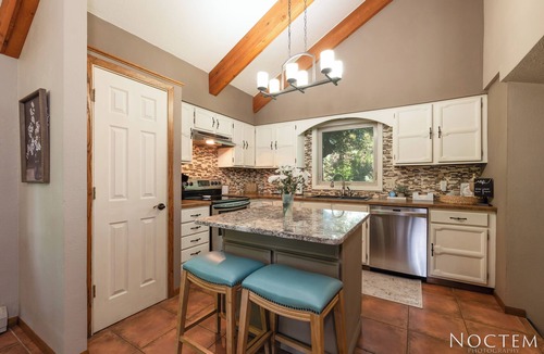 Bismarck House | Golf course view!