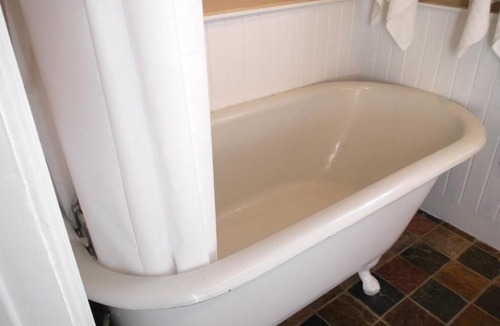 Riverdale House | Gorgeous 1BR House- Riverdale