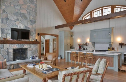 Rosseau Cottage | Gorgeous Cottage on Lake Rosseau with Picturesque Views!