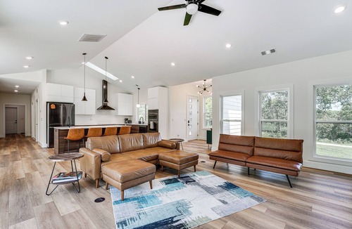 Harrison House | Gorgeous Harrison Getaway w/Patio & Kayak!