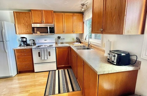 Tay Valley Cottage | Gorgeous Island View Cottage near Perth Ontario