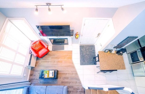 Craigleith Apartment | Gorgeous Loft in Heart of Blue Mountain