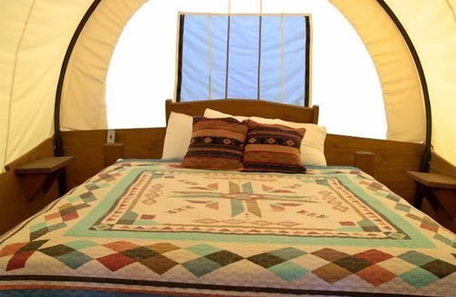 South Oklahoma City House | Gorgeous Nature Getaways in this Wonderful Covered Wagon Rental for 4 in Moore, Oklahoma