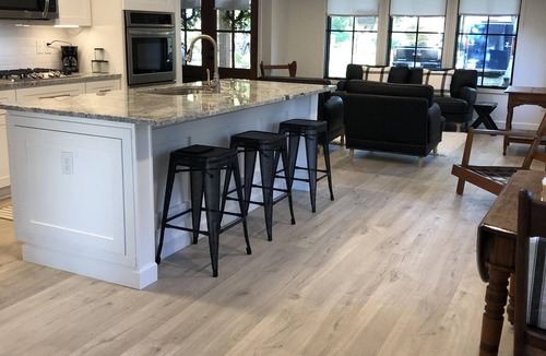 Syracuse House | GORGEOUS! Open concept renovation. Wawasee, Oakwood Park water front!