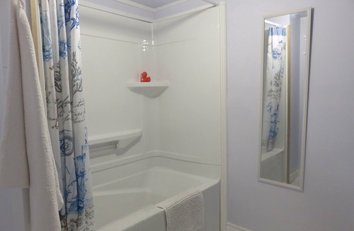 L'Orignal Ski Chalet | Gorgeous riverfront - cosy villa with all amenities and comforts
