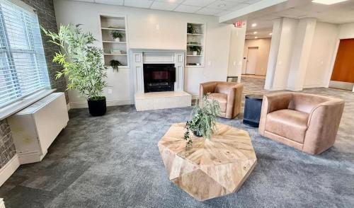 North Central Omaha Apartment | Graceland 325