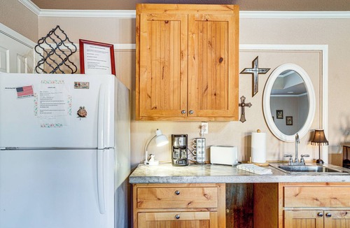 Granbury Apartment | Granbury Studio - 10 Mins From Town + The Lake!