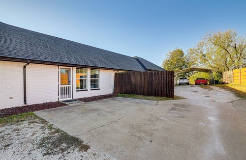 Granbury Apartment | Granbury Studio - 10 Mins From Town + The Lake!