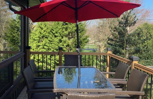 Grand Bend Cottage | Grand Bend Riverfront 4 Season 4 BR cottage close to beaches & conservation area