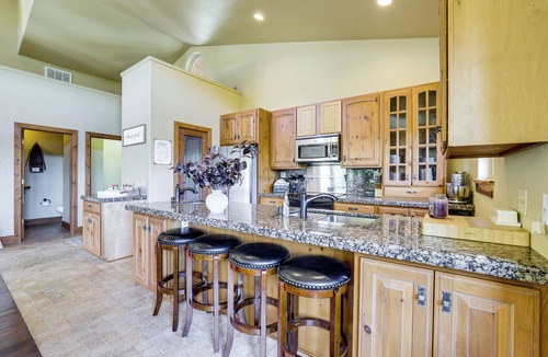 Eucha House | Grand Lake Waterfront Getaway w/Boat Slip!