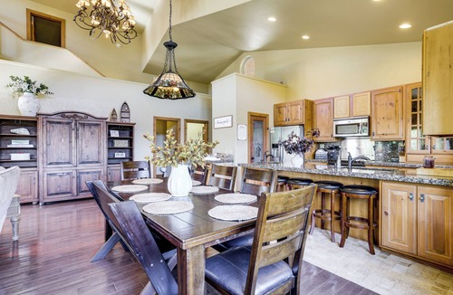 Eucha House | Grand Lake Waterfront Getaway w/Boat Slip!