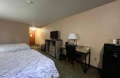 Marysville Hotel | Great for Extended Stays & Local Exploration | 2 Queen Beds w/Free Parking