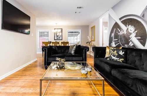 Grand Prairie House | Great for Groups and Families, Read the listing