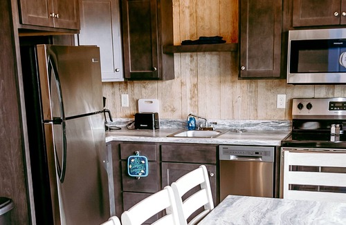 Arnolds Park Cottage | Great Low Priced Cottages at the Bridges Bay Resort!