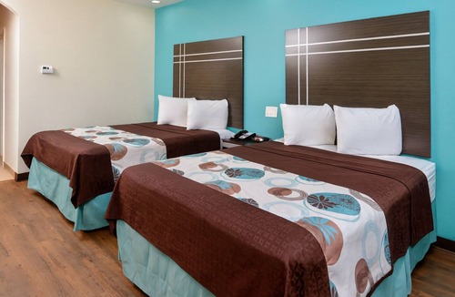 Spring Hotel | Great Relaxing Overnight Stay! 3 Spacious Units! Minutes Away to Old Town Spring