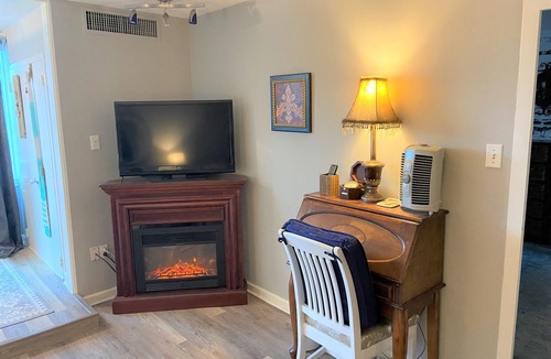Mid America Condo | Great Weekend Getaway-Weekly/Monthly Discounts