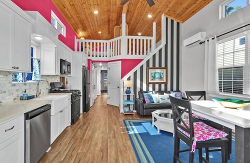Willis Cottage | Greek Goddess Getaway