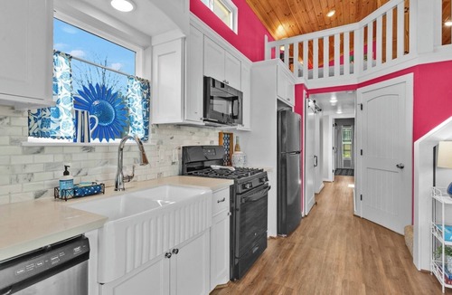 Willis Cottage | Greek Goddess Getaway