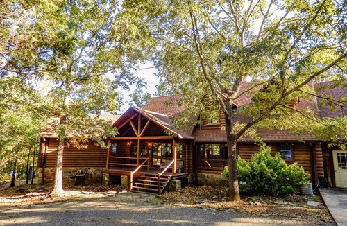 Edgemont House | Greers Ferry Lakefront Lodge on 5.5 Acres, Sleeps 18!