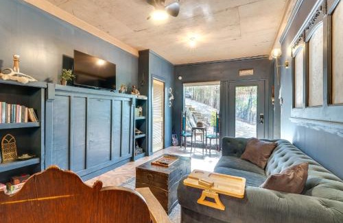 Lost Bridge Village Apartment | Grill & Rooftop Deck: Cozy Hideaway in Garfield