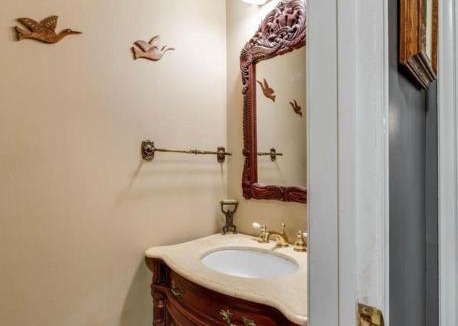 Grimsby Apartment | Grimsby Lakeside Vacation Home