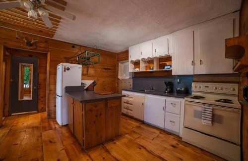 Scotia Ski Chalet | Grinmore Lakeside Hideaway with Panoramic View