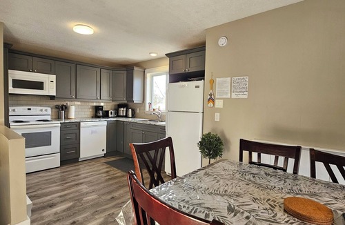 Tobermory Cottage | Grotto Basecamp Lodge 10 Guests Accessibility Mobility Friendly Space Tobermory
