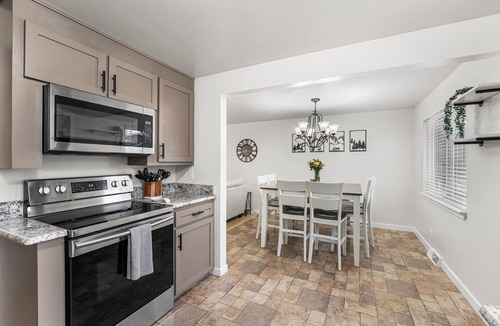 Castle Rock House | Group Friendly Castle Rock Retreat | Sleeps 13 | Games, BBQ & Patio