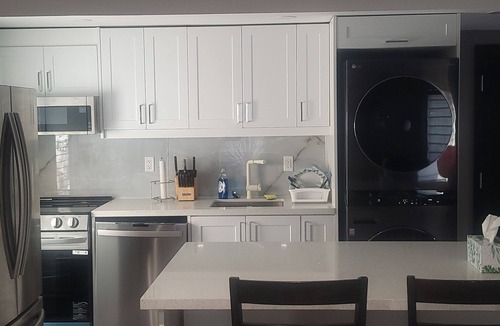 Queen Street Corridor House | GTA apartmentnNear Airport