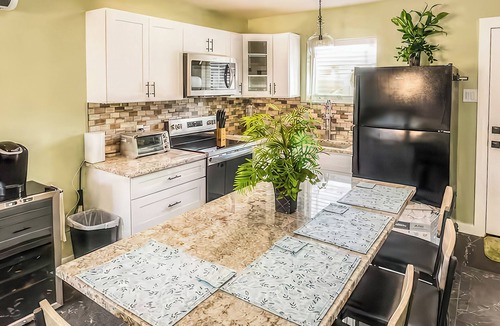 Cedar Hill House | Guest Villa